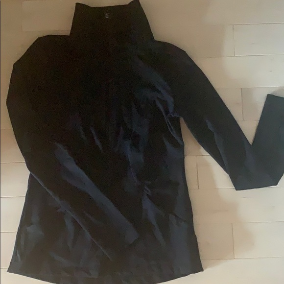 Full zip shirt with thumb holes - Picture 1 of 8